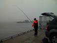 Jos van Dijk in een mistig IJmuiden